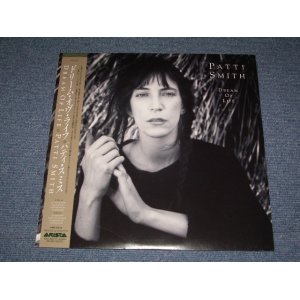 Photo: PATTI SMITH - DREAM OF LIFE / 1988 JAPAN ORIGINAL Used LP With OBI 