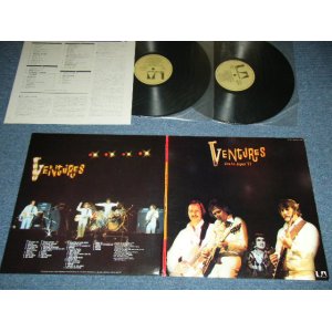 Photo: THE VENTURES ベンチャーズ　ヴェンチャーズ - LIVE IN JAPAN '77 ( Ex+++/MINT-)  / 1977 JAPAN ORIGINAL used  2-LP's 