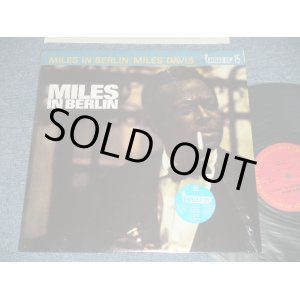 Photo: MILES DAVIS マイルス・デイビス - MINLES IN BERLIN ( MINT//MINT) / 1981 Japan REISSUE Used LP With OBI 