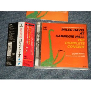 Photo: MILES DAVIS  マイルス・デイビス デイヴィス -  AT CARNEGIE HALL THE COMPLETE CONCERT コンプリート・カーネギー。ホール (MINT/MINT) / 1998  JAPAN Used 2-CD With OBI