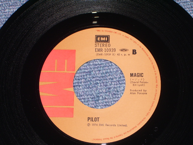 Photo: PILOT - JANUARY  / 1975 JAPAN Golden Coupling 7"SINGLE 