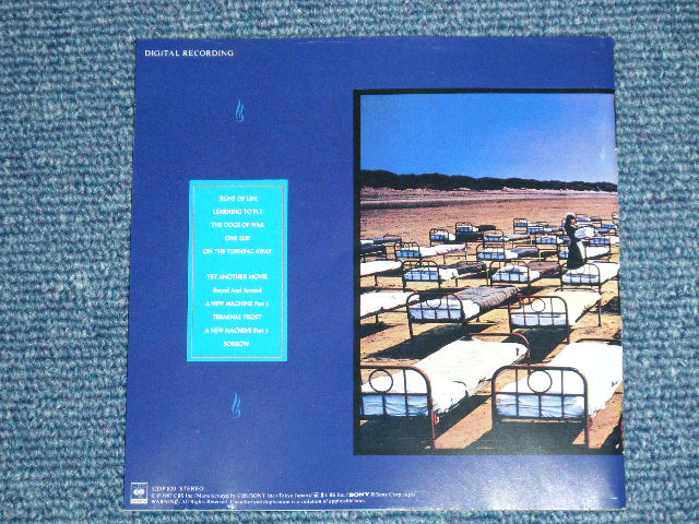 Photo: PINK FLOYD -  A MOMENTARY LAPSE OF REASON  ( 3200 YEN VERSION ) (MINT-/MINT)  /  1987 JAPAN ORIGINAL "1st Press Version"　Used   CD