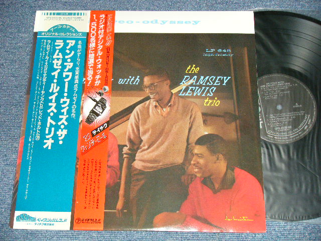 Photo1: the RAMSEY LEWIS TRIO - AN HOUR WITH THE RAMSEY LEWIS TRIO (MINT-/MINT) /   JAPAN REISSUE  Used LP with OBI 