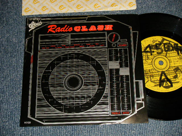 Photo1: THE CLASH - THIS IS RADIO CLASH (Ex/Ex+++ TOFC, WOFC, WOL) / 1981 JAPAN ORIGINAL "PROMO" Used 7" Single 