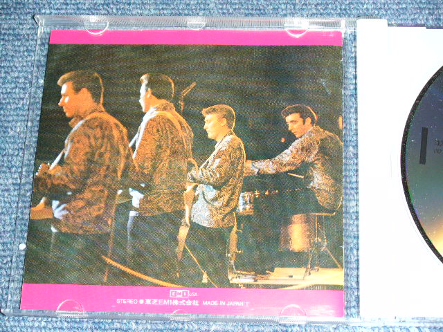 Photo: THE VENTURES - BEST OF LIVE ( Ex+++/MINT ) / 1991  JAPAN ORIGINAL Used CD 